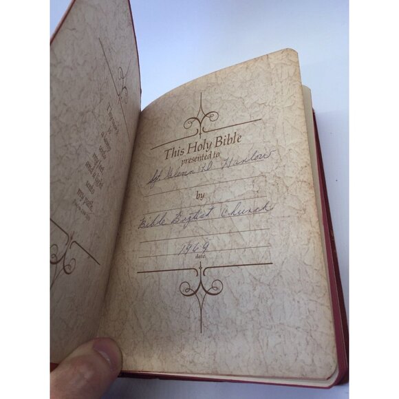 Holy Bible Dictionary Red Letter Edition Jesus King James Version KJV World - Picture 10 of 16